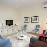 Downtown -parking Included- Apartament